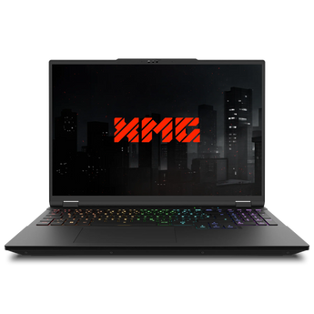 Schwarzer XMG CORE 16 (M25) Gaming-Laptop in Frontalansicht mit RGB-beleuchteter Tastatur und rotem XMG-Logo auf dem Display.