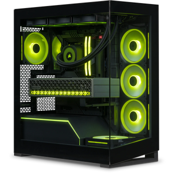 Schrägansicht des XMG TRINITY - AMD Gaming-PCs mit verglaster Front und Seite sowie neongrün leuchtenden Lüftern und PC-Komponenten.