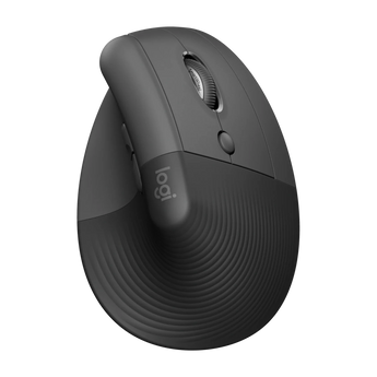 Schrägansicht der vertikalen Maus Logitech Lift in Dunkelgrau mit Scrollrad, seitlichen Tasten und geriffelter Daumenauflage.