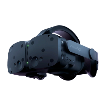Schrägansicht der schwarzen Somnium VR1 Titan Edition VR-Brille mit seitlichen Anschlüssen und sichtbarem Markenlogo auf dem Kopfband.