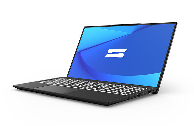 Schwarzer High-End Laptop mit beleuchteter Tastatur und blauem Display auf weißem Hintergrund