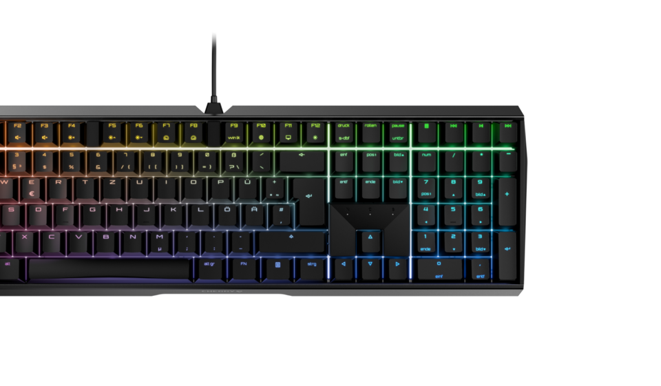 Nahaufnahme einer schwarzen Gaming-Tastatur mit anpassbarer RGB-Beleuchtung und deutschem Tastaturlayout.