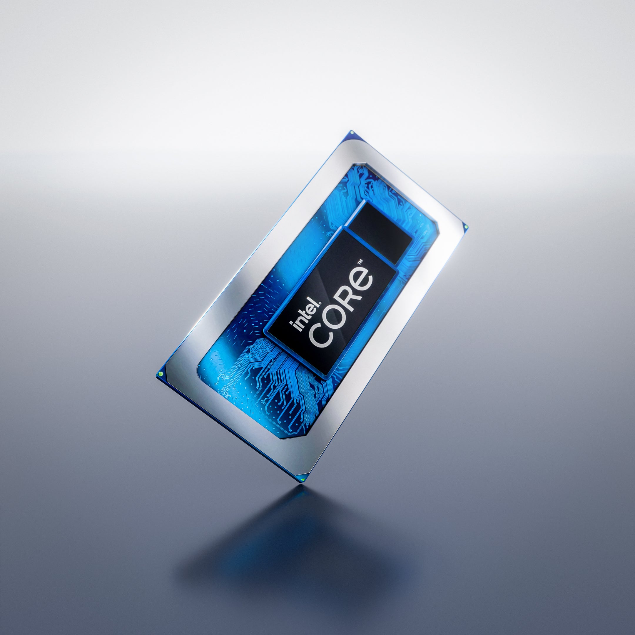 Nahaufnahme eines modernen Intel Core Prozessors auf grauem Hintergrund