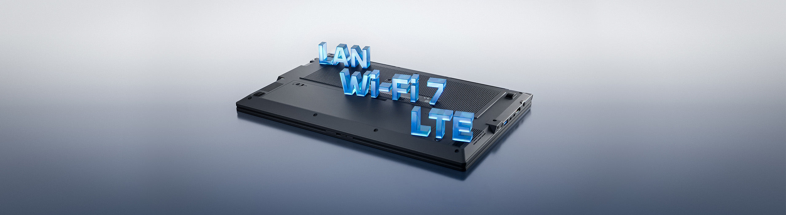 Unterseite eines Laptops mit blauen 3D-Symbolen für LAN, Wi-Fi 7 und LTE