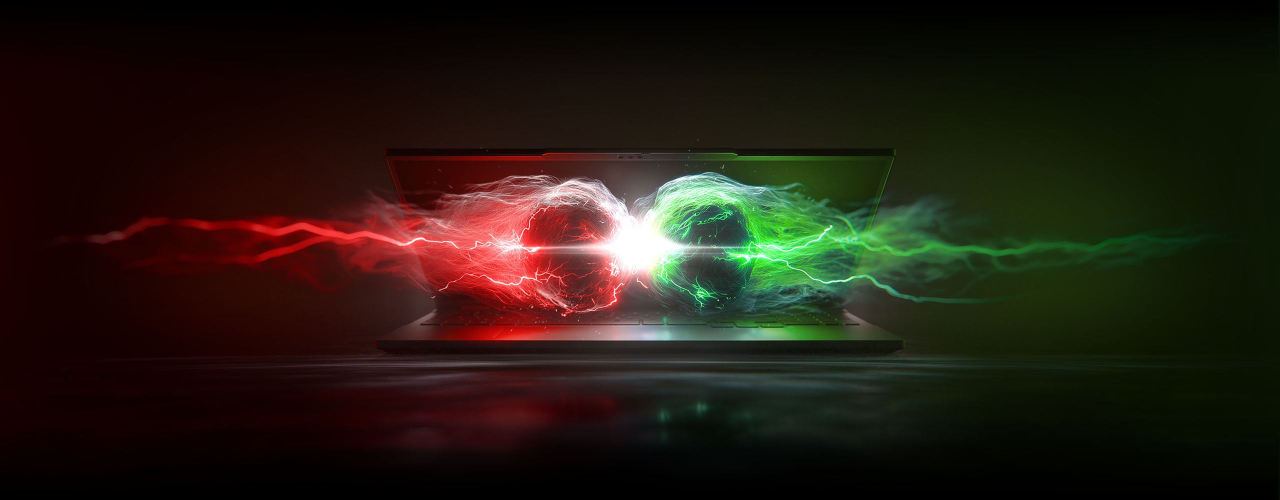Kollision von roter und grüner Energie auf der Tastatur eines High-End Gaming-Laptops