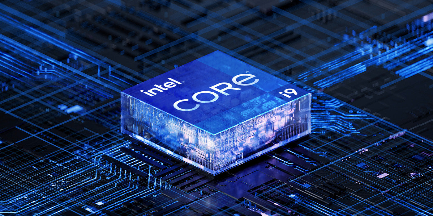 Nahaufnahme eines beleuchteten Intel Core i9 Prozessors auf einem blauen Mainboard