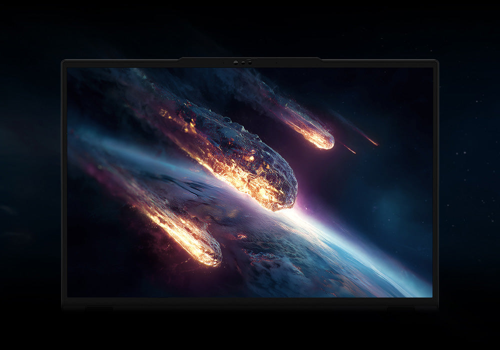 Hochauflösendes Display eines High-End Gaming-Laptops mit brillanter Darstellung brennender Meteoriten im Weltall