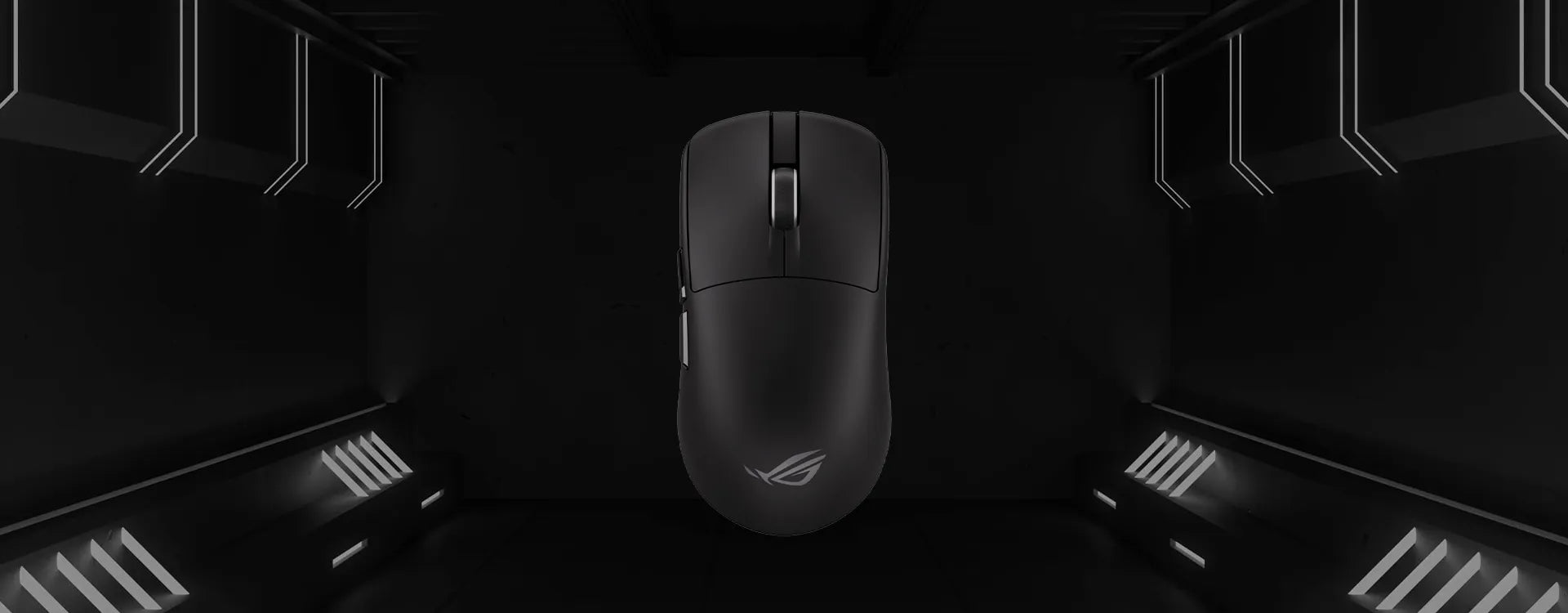 Schwarze ROG Gaming-Maus in einem futuristischen, abgedunkelten Raum mit weißer Beleuchtung.