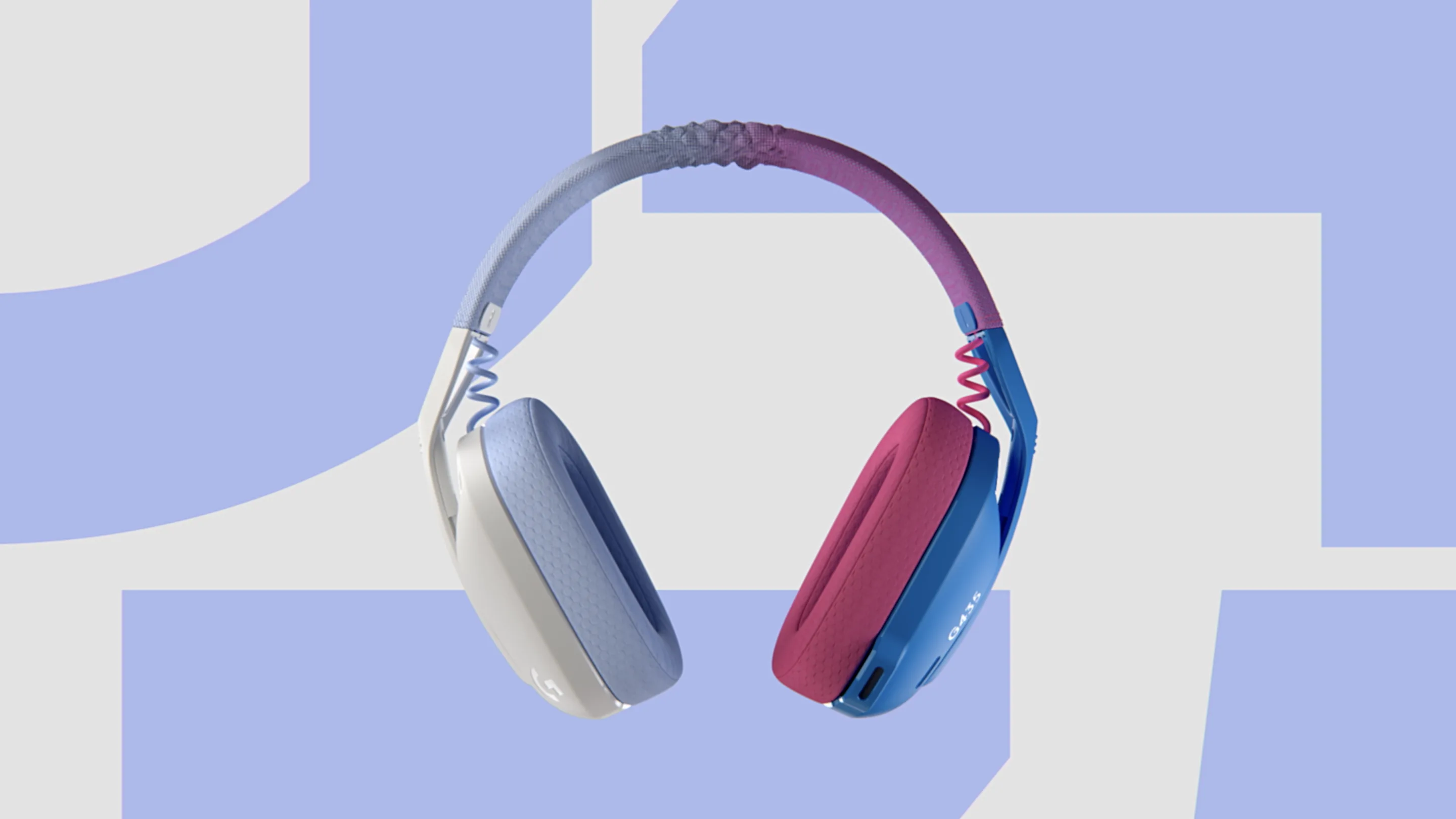 Logitech G435 Gaming-Headset in Blau und Violett vor hellem, geometrischem Hintergrund.