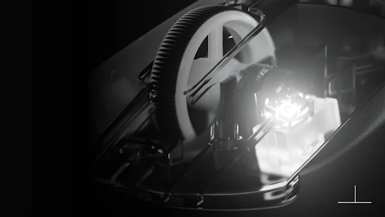 Nahaufnahme des beleuchteten Mausrads und der internen Mechanik einer Gaming-Maus.